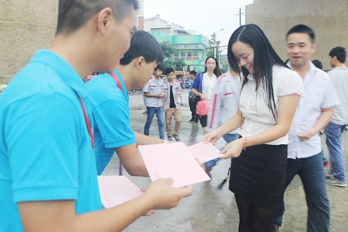 武汉能否在2021年300分上航空服务学校？