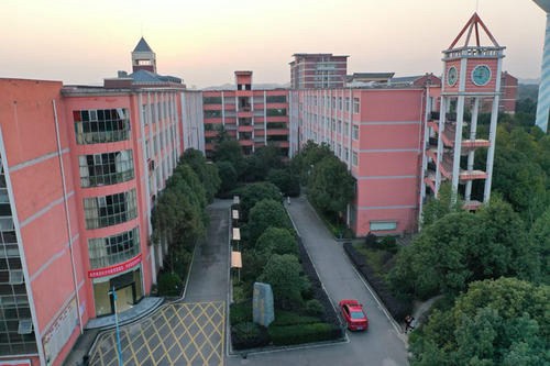 云南电子技工学校有哪些专业_云南省电子信息技工学校
