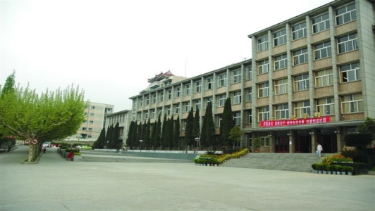 乐至县回澜职业学校2022年招生办公室联系方式