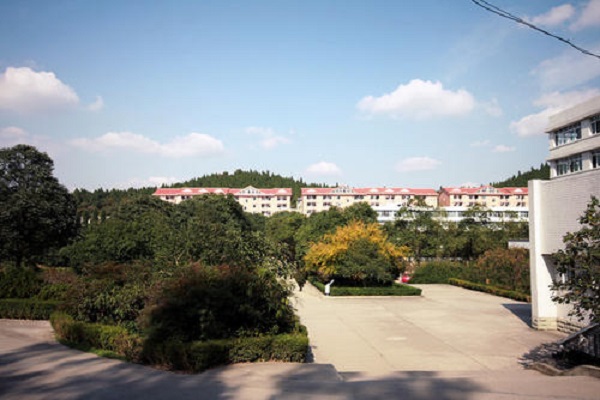 武汉市铁路隧道高级技工学校2021年招生章程 武汉市铁路隧道高级技工学校2021年招生章程
