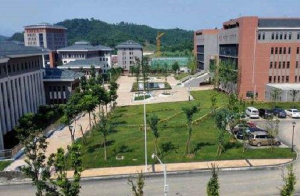 2021年陕西铁路学校中专升大专考什么? 2021年陕西铁路学校中专升大专考什么?