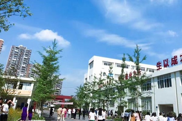 贵阳市2021年中学生读什么汽车维修学校好