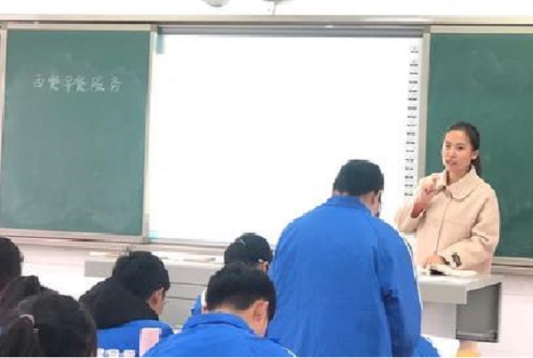 2021年鄂州中专招生办联系电话