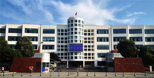 2022年成都如何学好汽修学校? 2022年成都如何学好汽修学校?