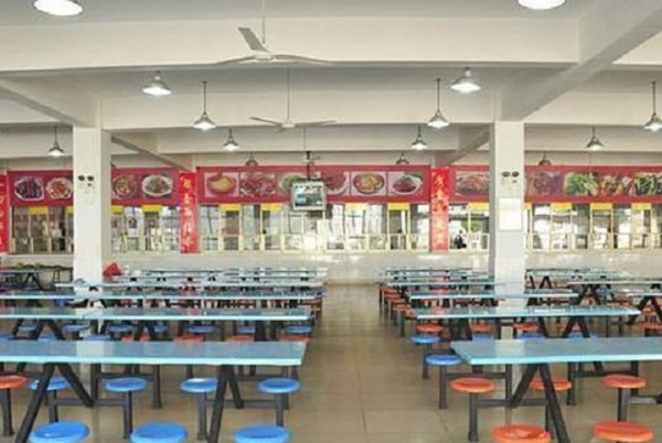 成都市2020年铁路线学校学费多少 成都市2020年铁路线学校学费多少